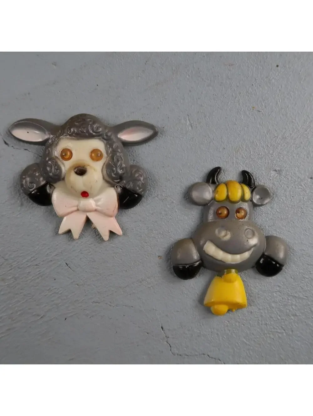 Little Lambs Head with Wiggly Eyes Refrigerator Magnet Bull Cute MCM Fridge Art